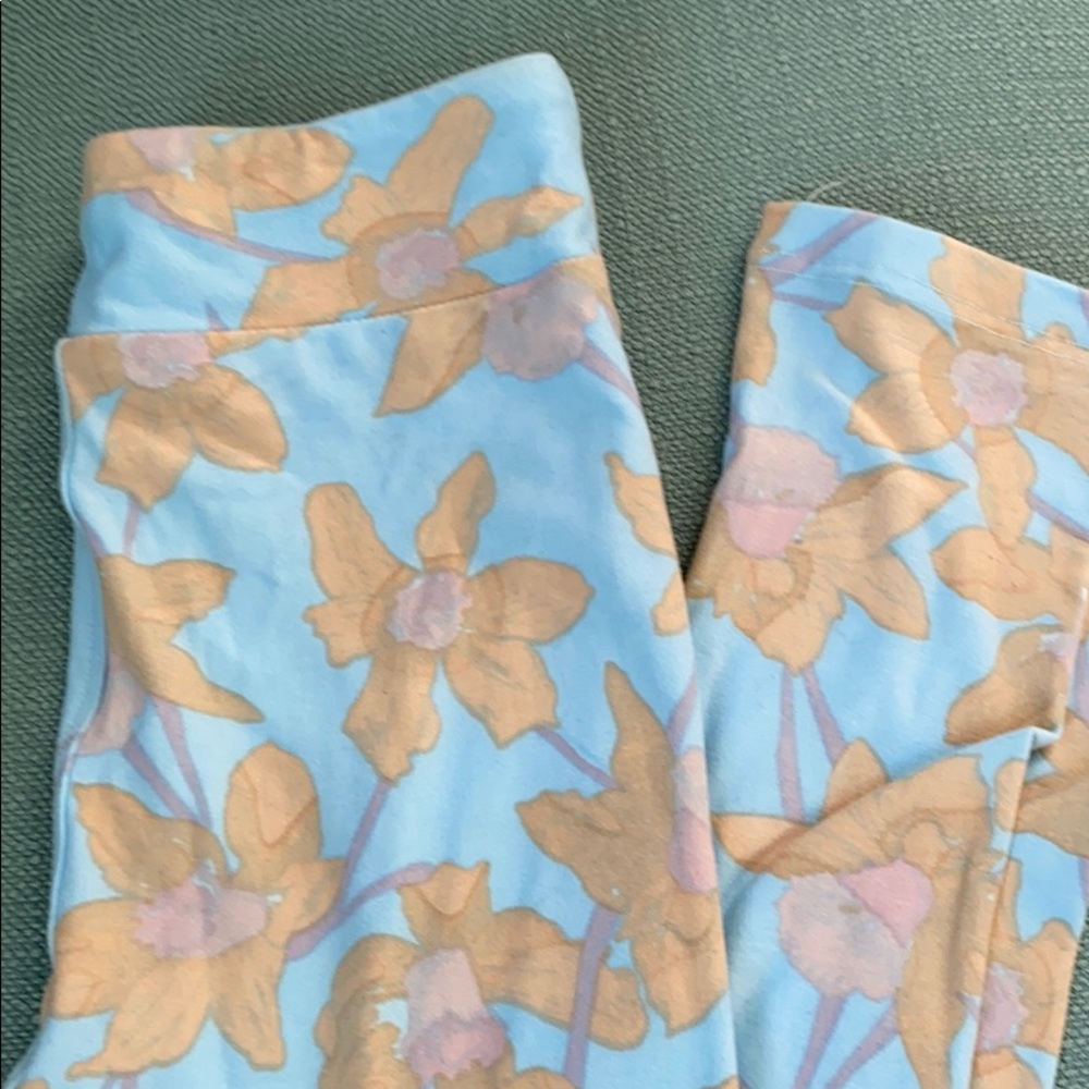 Lularoe L/XL Leggings (Buy 3 Get 1 Free)